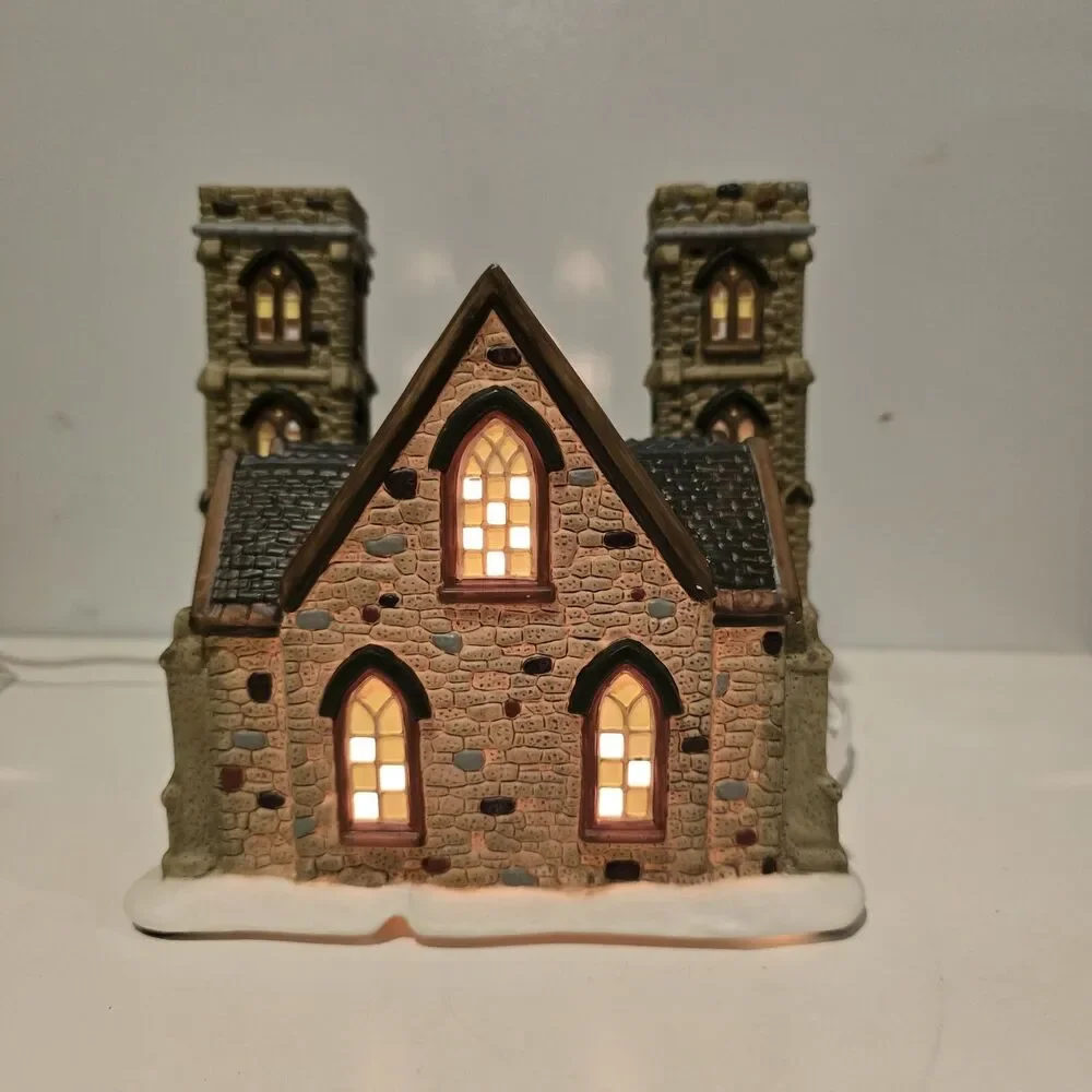 St Nicholas Square Lighted Cathedral of Peace Village Collection 1998 Retired